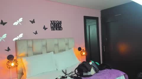 Snapshot of daniela_xue chatting on March 12, 2:41 am lorena online show from March 12, 2:41 am