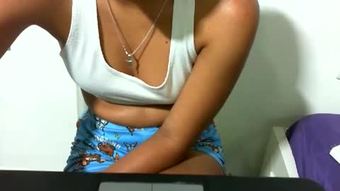 Snapshot of danielaa_foxx chatting on November 4, 3:44 pm danielaa_foxx online show from November 4, 3:44 pm