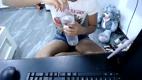 Snapshot of danielaa_foxx chatting on June 30, 8:43 pm danielaa_foxx online show from June 30, 8:43 pm