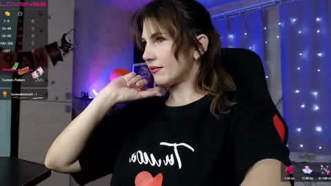 Daniela Cooper online show from November 9, 2:37 pm