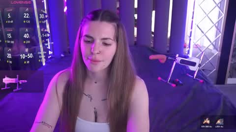 danielareign online show from May 21, 12:34 pm