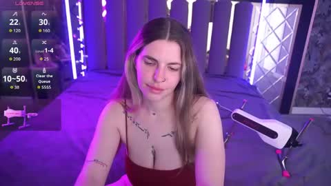 danielareign online show from May 27, 12:46 pm