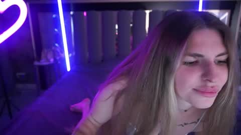 danielareign online show from June 9, 12:39 pm