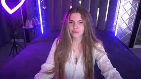 danielareign online show from June 13, 12:36 pm