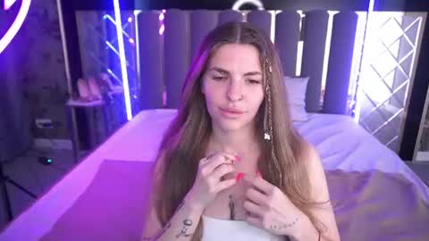 danielareign online show from June 16, 12:41 pm