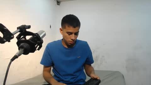 Snapshot of danielitopapii chatting on December 21, 1:04 am danielitopapii online show from December 21, 1:04 am