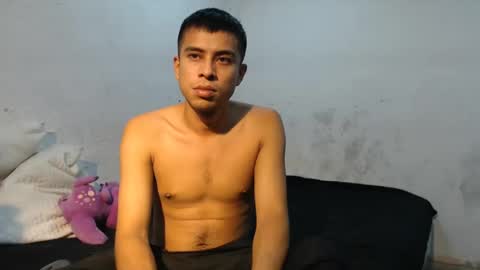 Snapshot of danielitopapii chatting on December 30, 2:53 am danielitopapii online show from December 30, 2:53 am