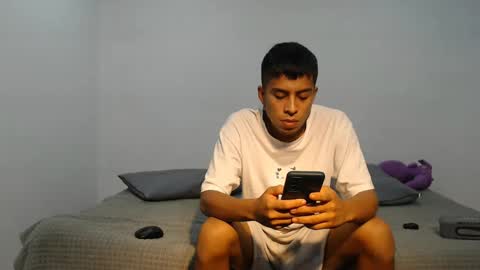 Snapshot of danielitopapii chatting on February 7, 3:23 am danielitopapii online show from February 7, 3:23 am