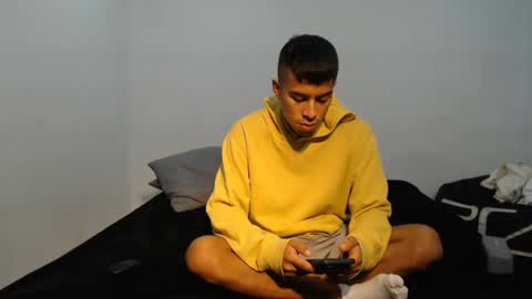 Snapshot of danielitopapii chatting on February 11, 3:08 pm danielitopapii online show from February 11, 3:08 pm