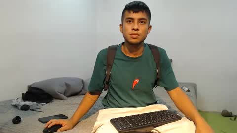 Snapshot of danielitopapii chatting on February 18, 7:52 pm danielitopapii online show from February 18, 7:52 pm