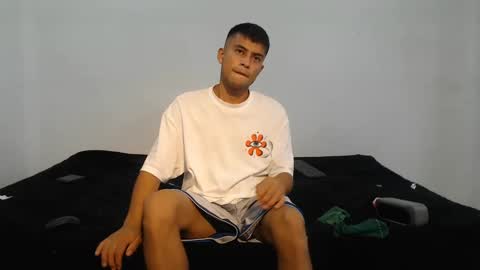 Snapshot of danielitopapii chatting on February 21, 5:09 pm danielitopapii online show from February 21, 5:09 pm