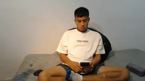 Snapshot of danielitopapii chatting on February 27, 2:10 am danielitopapii online show from February 27, 2:10 am