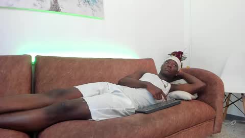 Snapshot of daniell_ferrari chatting on January 25, 10:50 pm daniell_ferrari online show from January 25, 10:50 pm