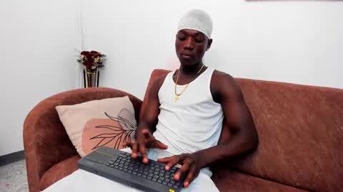 Snapshot of daniell_ferrari chatting on February 13, 2:45 am daniell_ferrari online show from February 13, 2:45 am