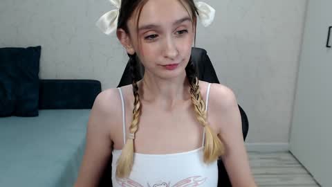 Daniella Martin online show from December 14, 11:34 pm