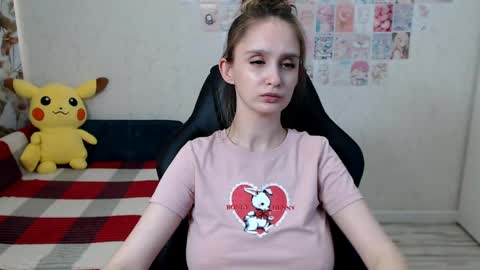 Snapshot of daniella_martin chatting on June 5, 10:32 am Daniella Martin online show from June 5, 10:32 am