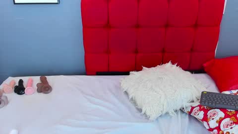 daniella online show from December 3, 5:45 pm