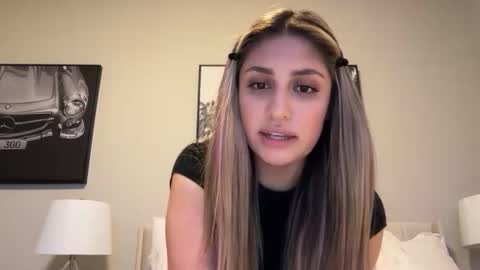 daniellarae1 online show from February 21, 7:42 am
