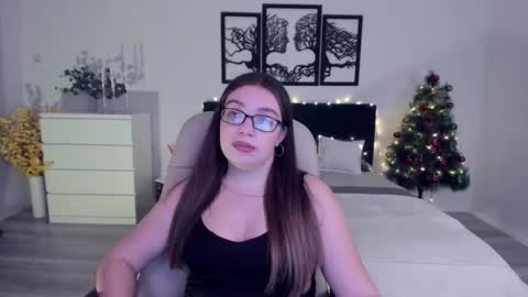 Daniella online show from December 10, 3:55 pm