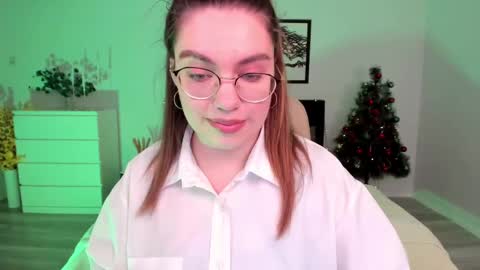 Daniella online show from December 18, 2:17 pm