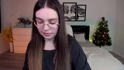 Daniella online show from December 22, 2:27 pm