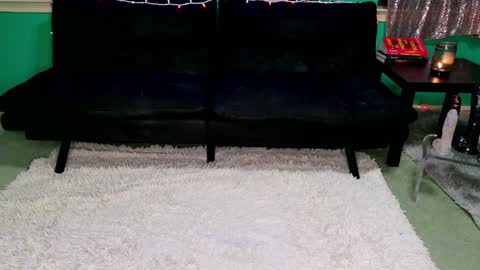 Danielle Banks online show from December 3, 12:02 am