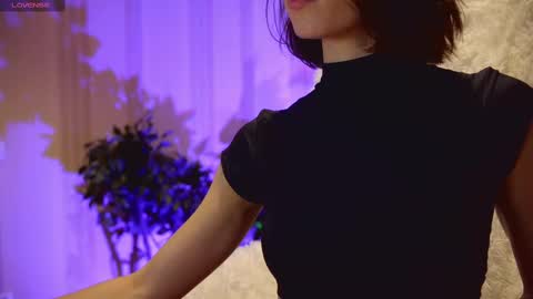 Snapshot of danielle_thomas chatting on February 26, 10:26 am Danielle online show from February 26, 10:26 am