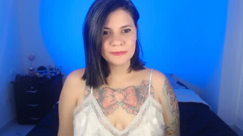 Snapshot of daniellerain chatting on February 2, 10:39 pm daniellerain online show from February 2, 10:39 pm