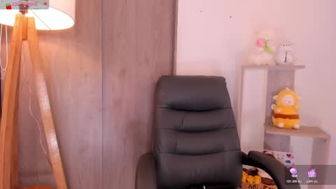 Snapshot of daniellerose_ chatting on November 8, 11:03 pm Danielle Rose online show from November 8, 11:03 pm