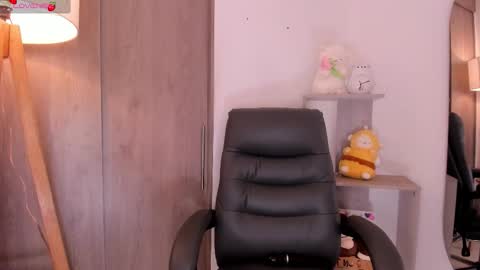 Snapshot of daniellerose_ chatting on November 12, 10:52 pm Danielle Rose online show from November 12, 10:52 pm