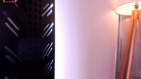 Danielle Rose online show from March 24, 10:15 pm