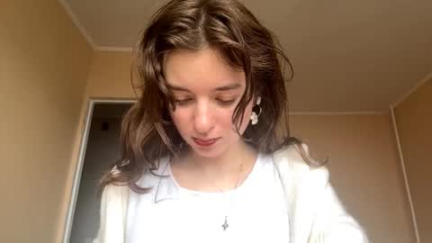 Mia online show from November 6, 7:42 am