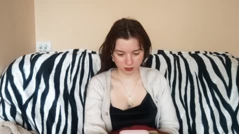 Mia online show from April 6, 12:50 pm