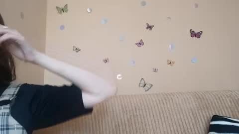 Snapshot of daniellevaulet chatting on July 27, 7:04 am Mia online show from July 27, 7:04 am