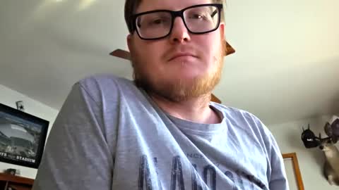 Daniel    y. online show from November 10, 9:58 pm