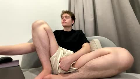 Snapshot of danielxfun chatting on April 28, 5:07 pm Daniel online show from April 28, 5:07 pm
