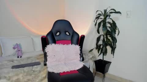 Snapshot of danii_jimenez chatting on November 29, 6:55 pm Daniela online show from November 29, 6:55 pm