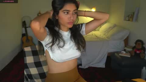 danalle .. online show from March 7, 9:45 pm