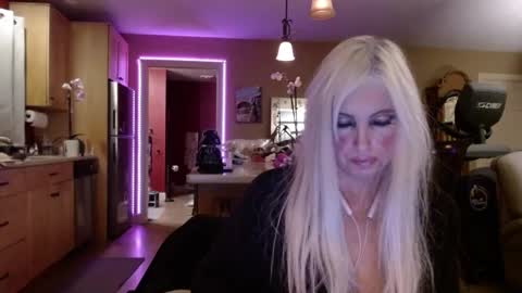 DanikaWhite69 online show from January 28, 7:11 am