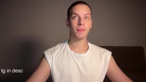Snapshot of danila_trezzini chatting on October 15, 8:31 pm danila online show from October 15, 8:31 pm