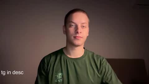 Snapshot of danila_trezzini chatting on October 19, 9:15 pm danila online show from October 19, 9:15 pm