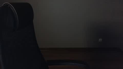 Snapshot of danila_trezzini chatting on May 27, 1:57 am danila online show from May 27, 1:57 am