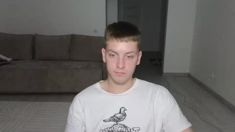 Snapshot of danila_trezzini chatting on June 13, 8:18 pm danila online show from June 13, 8:18 pm