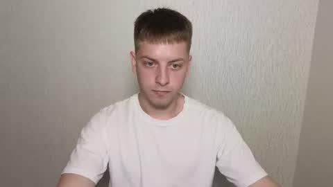 Snapshot of danila_trezzini chatting on June 14, 7:38 pm danila online show from June 14, 7:38 pm