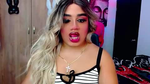 Snapshot of danipein chatting on October 29, 11:23 am danipein online show from October 29, 11:23 am