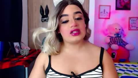 Snapshot of danipein chatting on November 24, 11:10 am danipein online show from November 24, 11:10 am