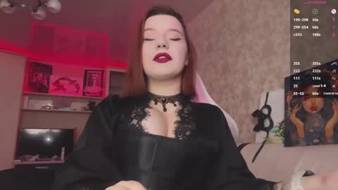 Snapshot of daniredheadevil chatting on February 25, 6:03 am Your mistress Dani online show from February 25, 6:03 am