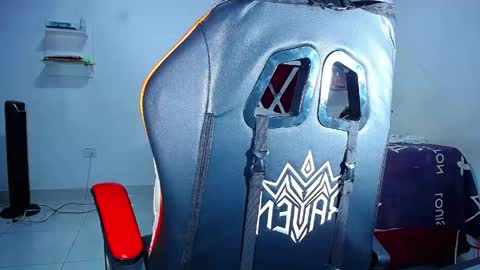 danisabrownn online show from April 25, 9:34 pm