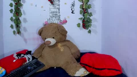 Snapshot of danisecret1 chatting on May 5, 2:08 am Dani online show from May 5, 2:08 am