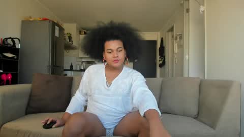 Snapshot of danisweet_ chatting on April 28, 8:36 pm dani online show from April 28, 8:36 pm